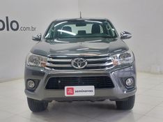 Toyota HILUX 2.7 SRV 4X2 CD 16V FLEX 4P AUTOMÁTICO 2016/2017 BETIOLO NOVOS E SEMINOVOS LAJEADO / Carros no Vale