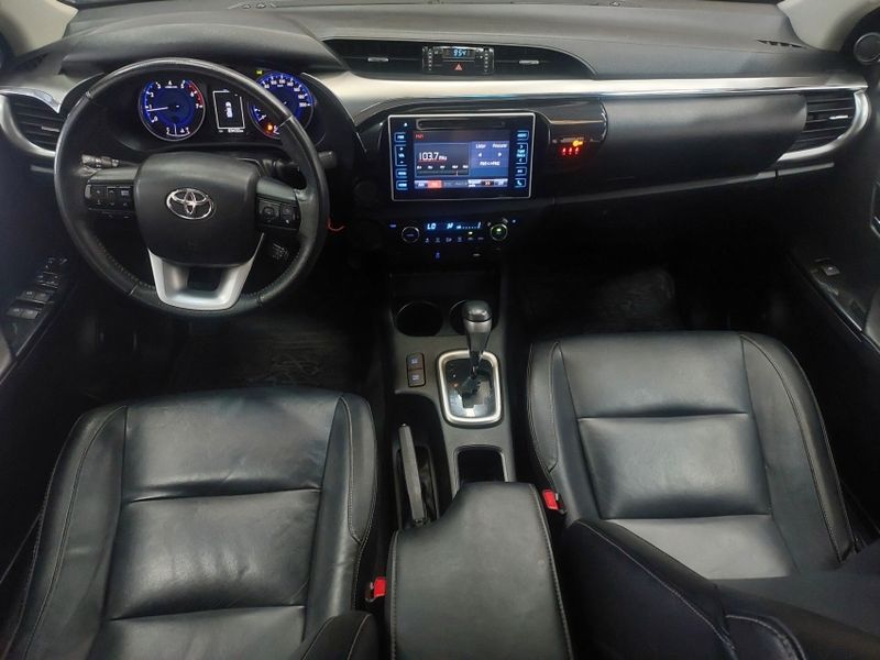 Toyota HILUX 2.7 SRV 4X2 CD 16V FLEX 4P AUTOMÁTICO 2016/2017 BETIOLO NOVOS E SEMINOVOS LAJEADO / Carros no Vale