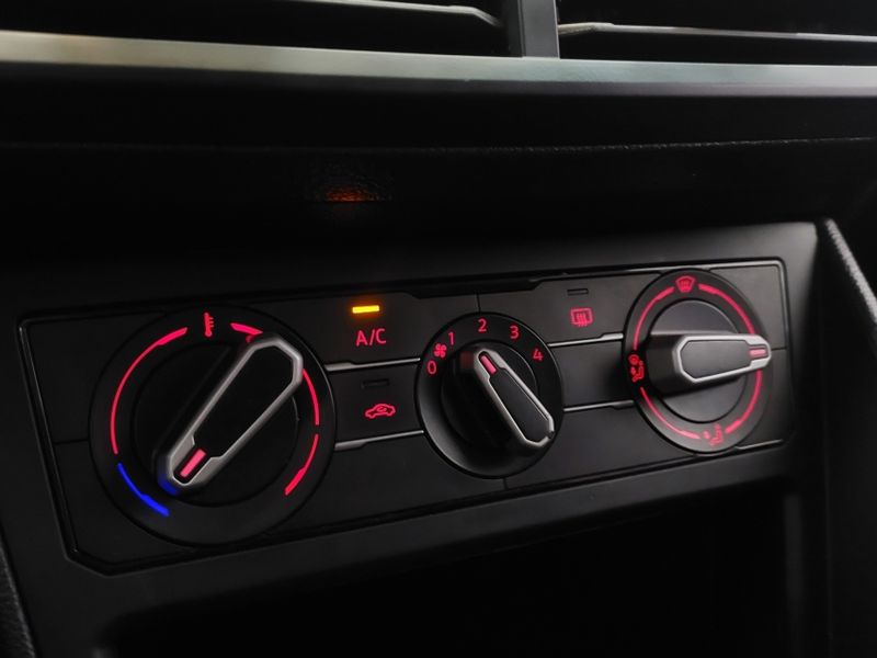 Volkswagen POLO 1.0 MPI TOTAL FLEX MANUAL 2019/2020 BETIOLO NOVOS E SEMINOVOS LAJEADO / Carros no Vale