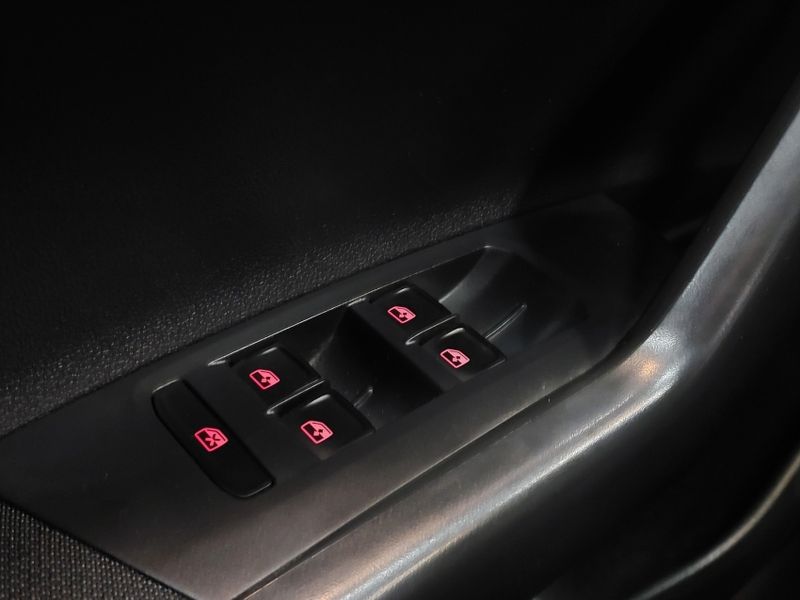 Volkswagen POLO 1.0 MPI TOTAL FLEX MANUAL 2019/2020 BETIOLO NOVOS E SEMINOVOS LAJEADO / Carros no Vale
