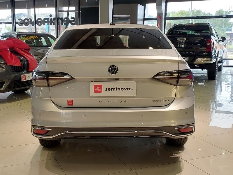 Volkswagen VIRTUS 1.0 200 TSI HIGHLINE AUTOMÁTICO 2023/2023 BETIOLO NOVOS E SEMINOVOS LAJEADO / Carros no Vale