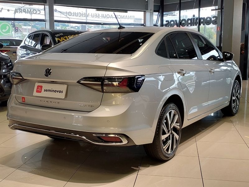 Volkswagen VIRTUS 1.0 200 TSI HIGHLINE AUTOMÁTICO 2023/2023 BETIOLO NOVOS E SEMINOVOS LAJEADO / Carros no Vale