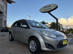 Ford Fiesta 1.6 8V /Class 8V 2013/2013 ATUAL VEÍCULOS VISTA ALEGRE DO PRATA / Carros no Vale