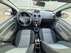 Ford Fiesta 1.6 8V /Class 8V 2013/2013 ATUAL VEÍCULOS VISTA ALEGRE DO PRATA / Carros no Vale