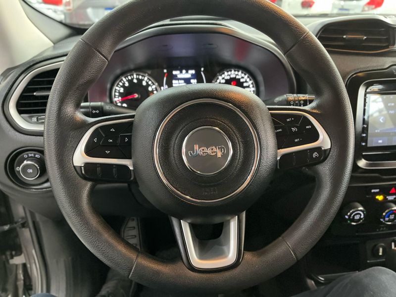 Jeep Renegade 1.8 2020/2021 SIM AUTOMÓVEIS ROLANTE / Carros no Vale