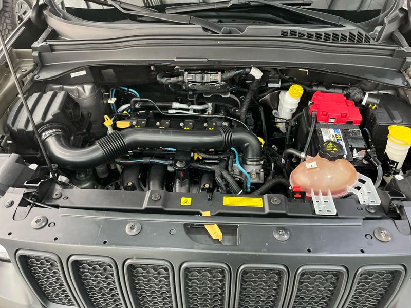 Jeep Renegade 1.8 2020/2021 SIM AUTOMÓVEIS ROLANTE / Carros no Vale