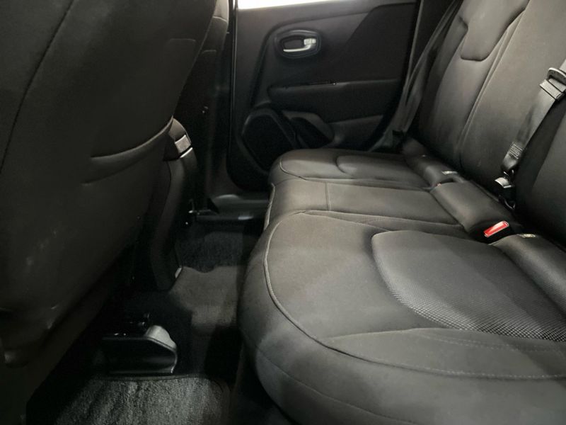 Jeep Renegade 1.8 2020/2021 SIM AUTOMÓVEIS ROLANTE / Carros no Vale