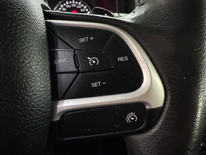 Jeep Renegade Longitude 2.0 Tb 4×4 2021/2021 SIM AUTOMÓVEIS ROLANTE / Carros no Vale