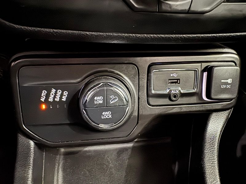 Jeep Renegade Longitude 2.0 Tb 4×4 2021/2021 SIM AUTOMÓVEIS ROLANTE / Carros no Vale
