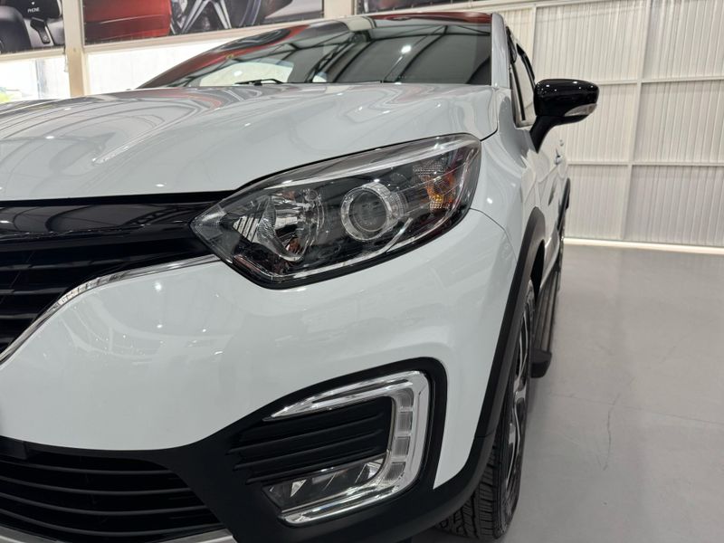 Renault Captur Intense 2.0 16v 2017/2018 SIM AUTOMÓVEIS ROLANTE / Carros no Vale