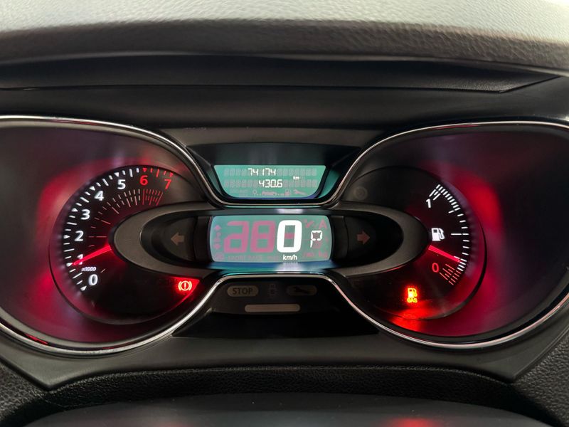 Renault Captur Intense 2.0 16v 2017/2018 SIM AUTOMÓVEIS ROLANTE / Carros no Vale