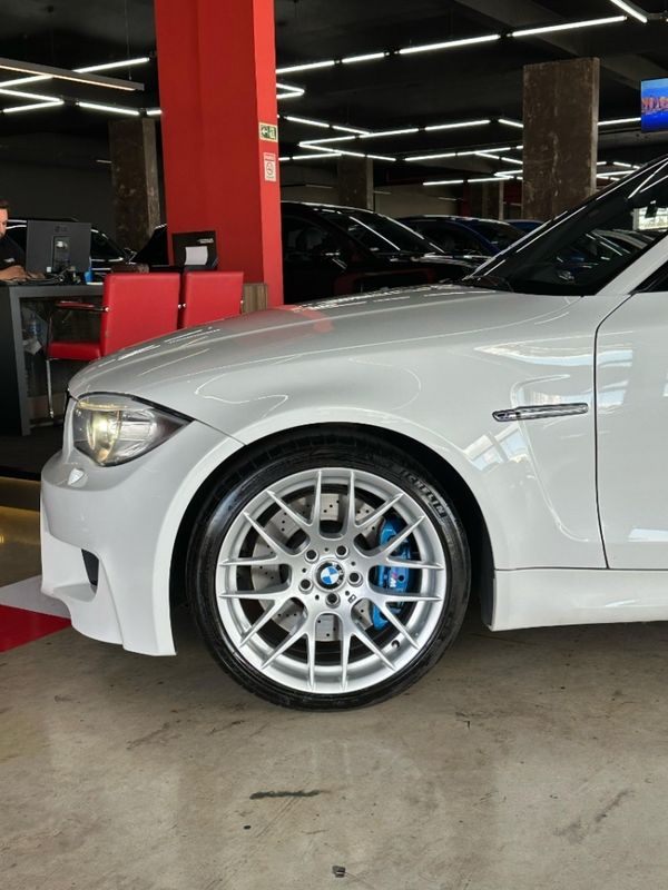 BMW 1 M 3.0 COUPÉ 24V GASOLINA BI-TURBO 2P MANUAL 2012/2012 CASTELLAN E TOMAZONI MOTORS CAXIAS DO SUL / Carros no Vale