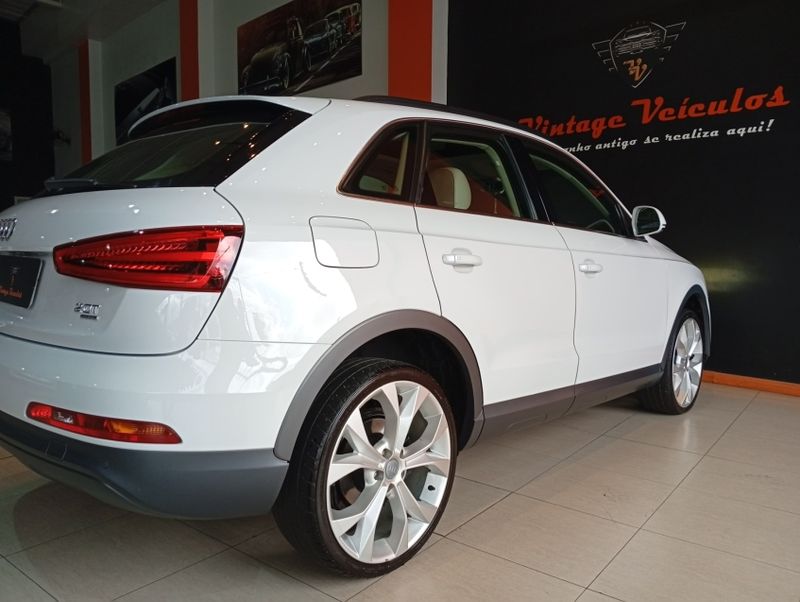 Audi Q3 2.0 TFSI AMBIENTE QUATTRO 4P GASOLINA S TRONIC 2014/2015 VINTAGE VEÍCULOS CAXIAS DO SUL / Carros no Vale