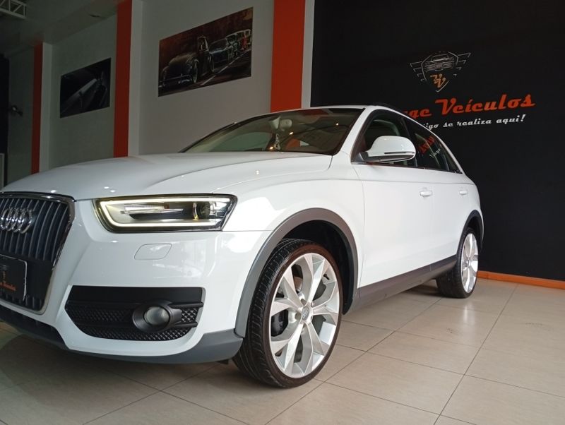 Audi Q3 2.0 TFSI AMBIENTE QUATTRO 4P GASOLINA S TRONIC 2014/2015 VINTAGE VEÍCULOS CAXIAS DO SUL / Carros no Vale