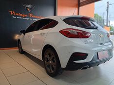 Chevrolet CRUZE 1.4 TURBO LT 16V FLEX 4P AUTOMÁTICO 2017/2018 VINTAGE VEÍCULOS CAXIAS DO SUL / Carros no Vale