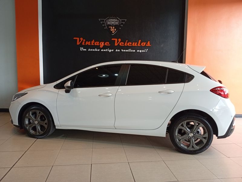 Chevrolet CRUZE 1.4 TURBO LT 16V FLEX 4P AUTOMÁTICO 2017/2018 VINTAGE VEÍCULOS CAXIAS DO SUL / Carros no Vale