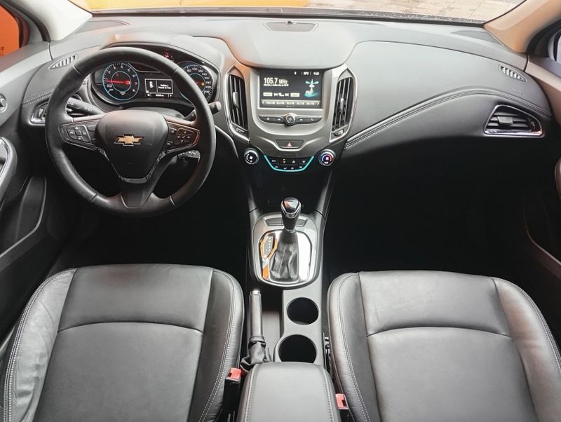 Chevrolet CRUZE 1.4 TURBO LT 16V FLEX 4P AUTOMÁTICO 2017/2018 VINTAGE VEÍCULOS CAXIAS DO SUL / Carros no Vale