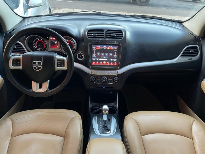 Dodge JOURNEY 3.6 RT V6 GASOLINA 4P AUTOMÁTICO 2014/2014 VINTAGE VEÍCULOS CAXIAS DO SUL / Carros no Vale