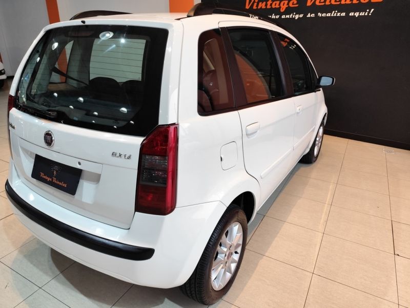 Fiat IDEA 1.4 MPI ELX 8V FLEX 4P MANUAL 2009/2010 VINTAGE VEÍCULOS CAXIAS DO SUL / Carros no Vale