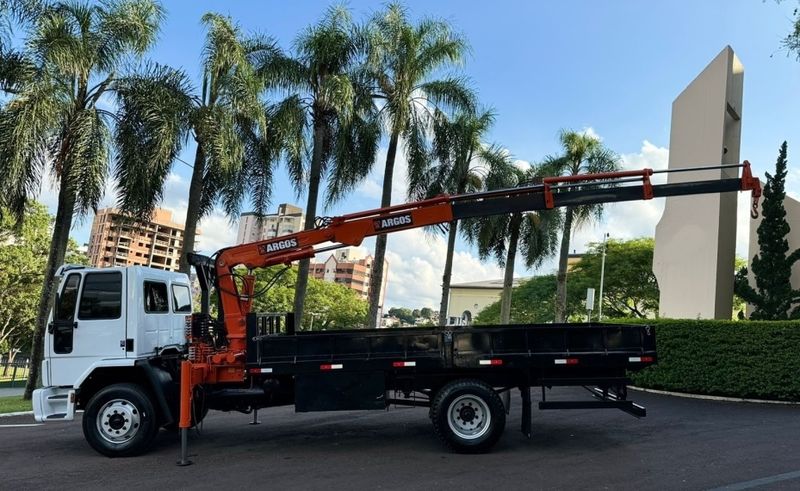 Ford Cargo 1317/ 1317 E T MUNCK 2005/2005 CAMINHÕES & CAMIONETAS PASSO FUNDO / Carros no Vale