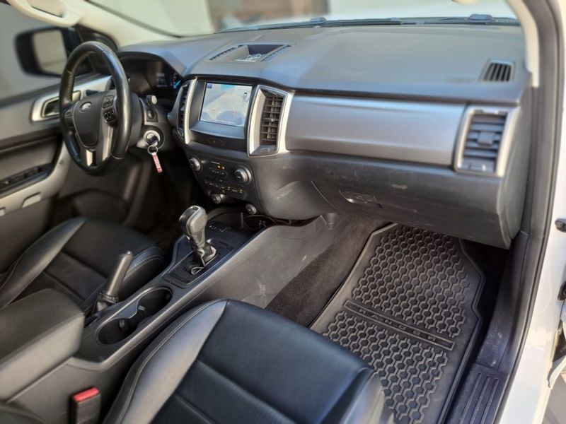 Ford RANGER 3.2 XLT 4X4 CD 20V DIESEL 4P AUTOMÁTICO 2021/2022 CAMINHÕES & CAMIONETAS PASSO FUNDO / Carros no Vale