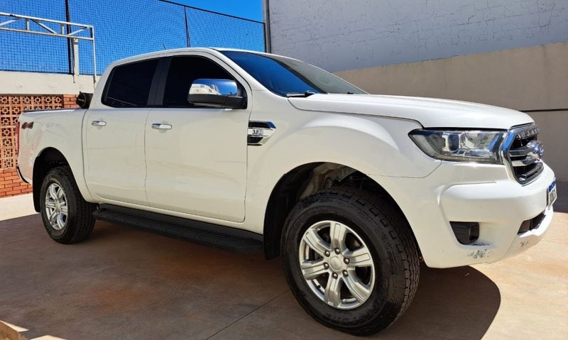 Ford RANGER 3.2 XLT 4X4 CD 20V DIESEL 4P AUTOMÁTICO 2021/2022 CAMINHÕES & CAMIONETAS PASSO FUNDO / Carros no Vale