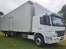 Mercedes-Benz Atego 2425 3-Eixos Leito Baú 2010/2011 CAMINHÕES & CAMIONETAS PASSO FUNDO / Carros no Vale