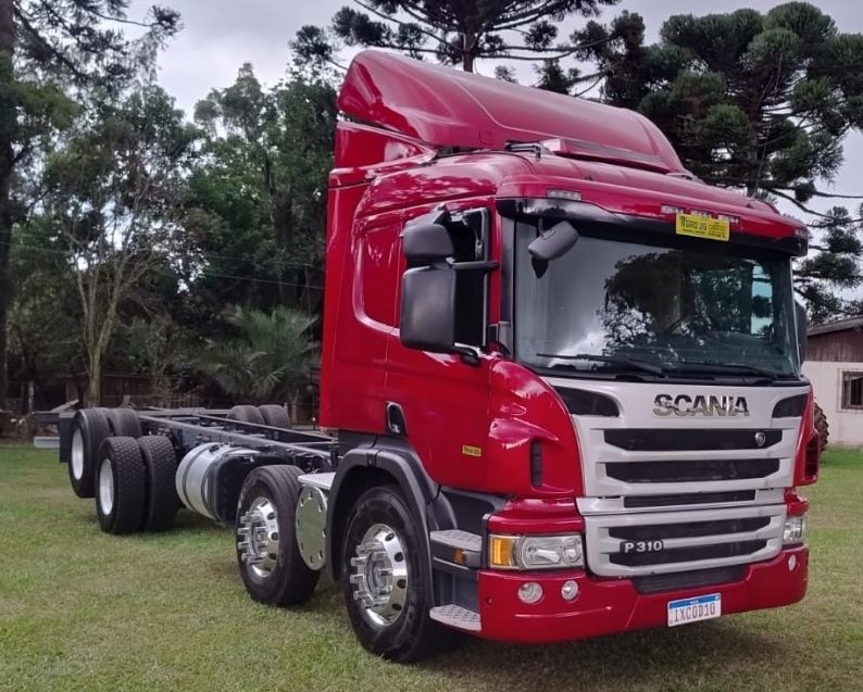 Scania P 310 P-310 B 8×2 Chassi 2013/2014 CAMINHÕES & CAMIONETAS PASSO FUNDO / Carros no Vale
