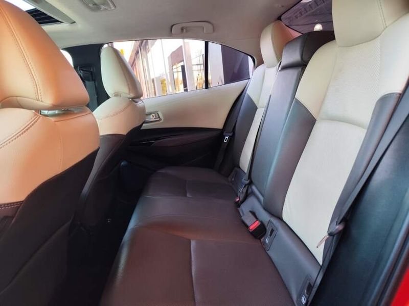 Toyota COROLLA 1.8 VVT-I HYBRID FLEX ALTIS PREMIUM CVT 2021/2022 VINTAGE VEÍCULOS CAXIAS DO SUL / Carros no Vale