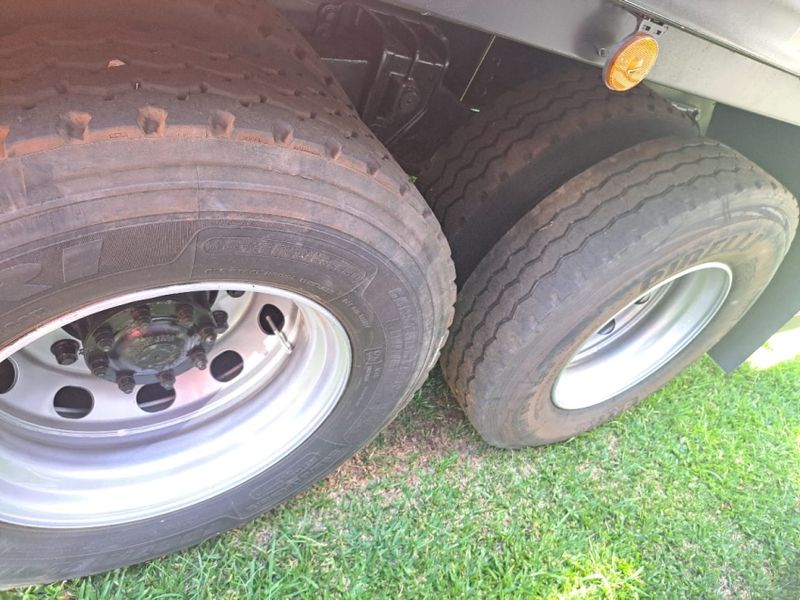 Volkswagen 24-280 CRM 6X2 VW 24-280 E Constel 6×2 2p Munck 2015/2015 CAMINHÕES & CAMIONETAS PASSO FUNDO / Carros no Vale