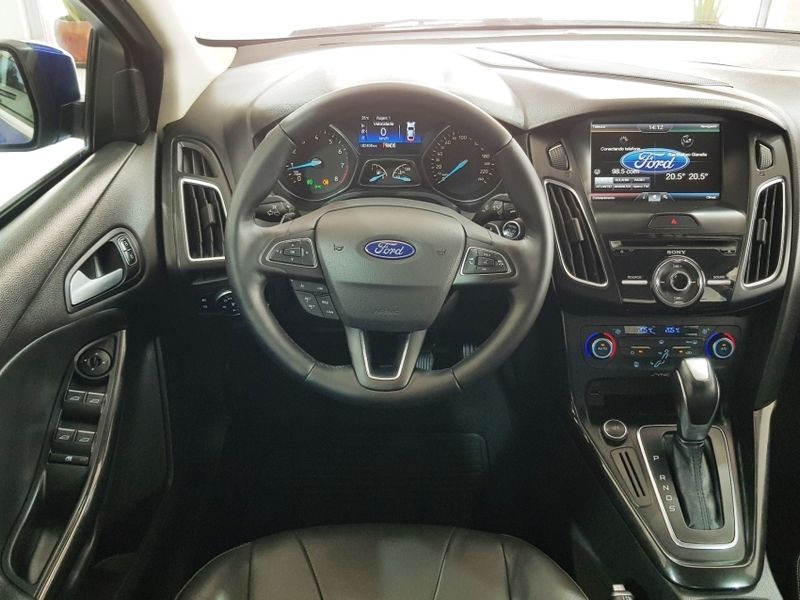 Ford FOCUS 2.0 TITANIUM FASTBACK 16V FLEX 4P POWERSHIFT 2015/2016 ADVANT AUTOMÓVEIS CAXIAS DO SUL / Carros no Vale