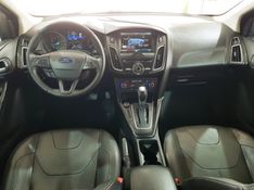 Ford FOCUS 2.0 TITANIUM FASTBACK 16V FLEX 4P POWERSHIFT 2015/2016 ADVANT AUTOMÓVEIS CAXIAS DO SUL / Carros no Vale