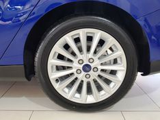 Ford FOCUS 2.0 TITANIUM FASTBACK 16V FLEX 4P POWERSHIFT 2015/2016 ADVANT AUTOMÓVEIS CAXIAS DO SUL / Carros no Vale