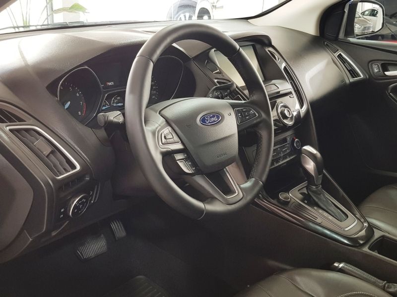 Ford FOCUS 2.0 TITANIUM FASTBACK 16V FLEX 4P POWERSHIFT 2015/2016 ADVANT AUTOMÓVEIS CAXIAS DO SUL / Carros no Vale