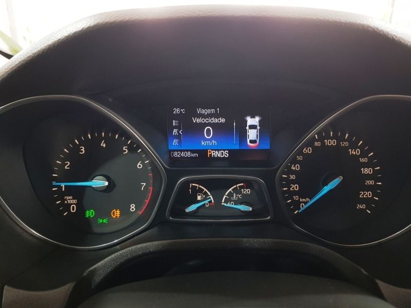 Ford FOCUS 2.0 TITANIUM FASTBACK 16V FLEX 4P POWERSHIFT 2015/2016 ADVANT AUTOMÓVEIS CAXIAS DO SUL / Carros no Vale