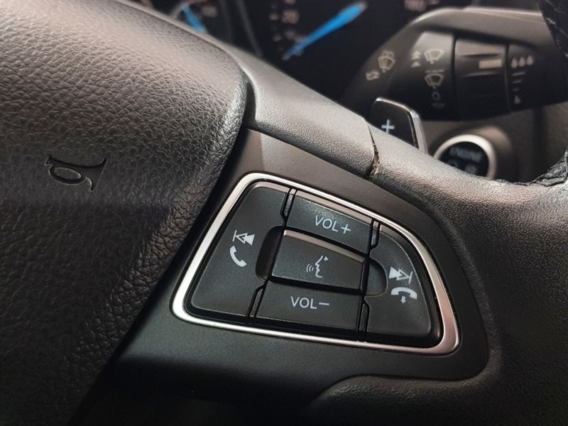 Ford FOCUS 2.0 TITANIUM PLUS 16V FLEX 4P POWERSHIFT 2016/2017 ADVANT AUTOMÓVEIS CAXIAS DO SUL / Carros no Vale