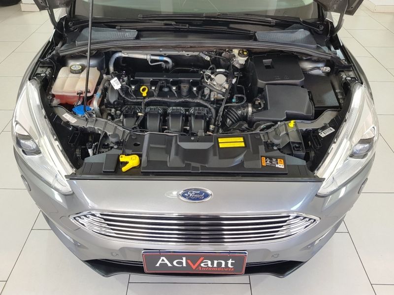 Ford FOCUS 2.0 TITANIUM PLUS 16V FLEX 4P POWERSHIFT 2016/2017 ADVANT AUTOMÓVEIS CAXIAS DO SUL / Carros no Vale