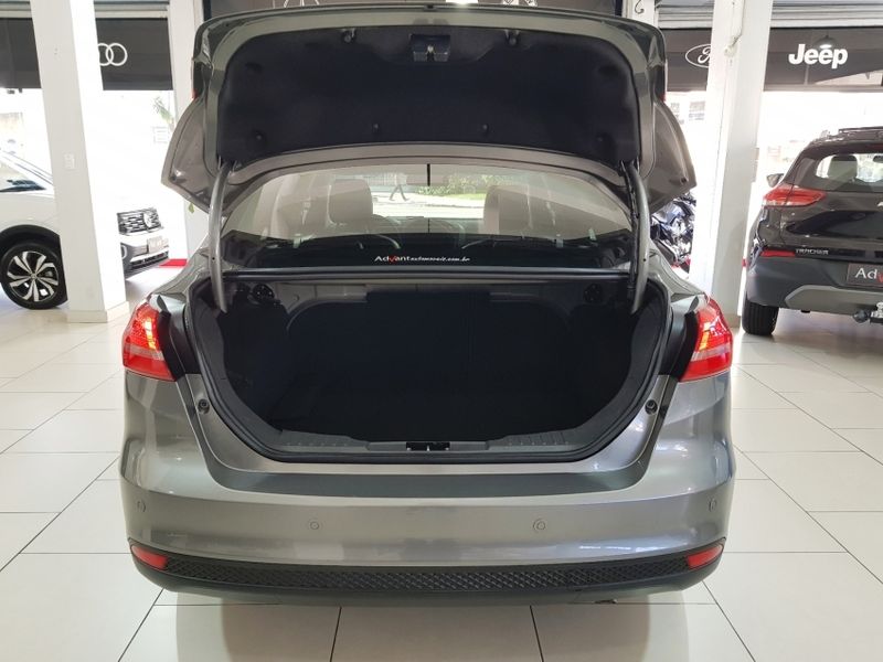 Ford FOCUS 2.0 TITANIUM PLUS 16V FLEX 4P POWERSHIFT 2016/2017 ADVANT AUTOMÓVEIS CAXIAS DO SUL / Carros no Vale