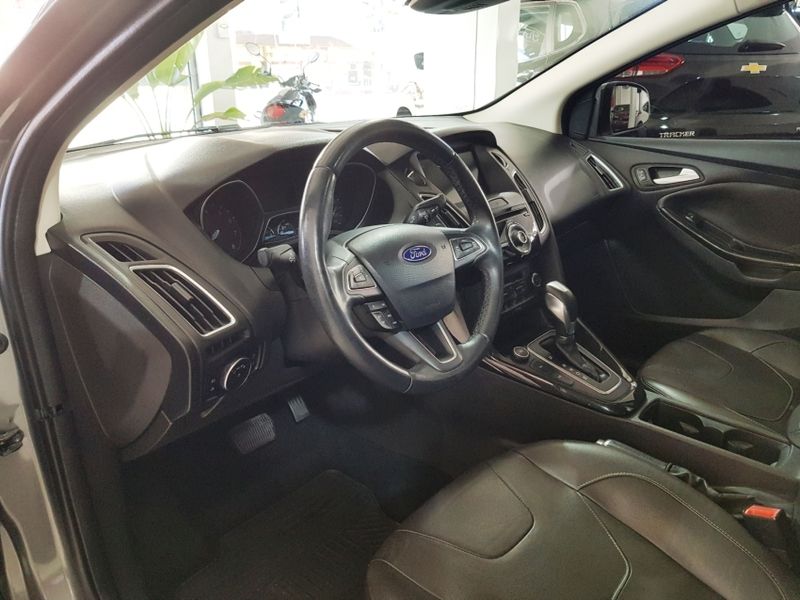 Ford FOCUS 2.0 TITANIUM PLUS 16V FLEX 4P POWERSHIFT 2016/2017 ADVANT AUTOMÓVEIS CAXIAS DO SUL / Carros no Vale