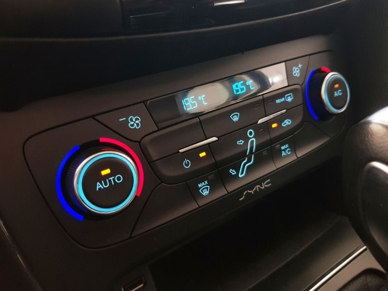 Ford FOCUS 2.0 TITANIUM PLUS 16V FLEX 4P POWERSHIFT 2016/2017 ADVANT AUTOMÓVEIS CAXIAS DO SUL / Carros no Vale