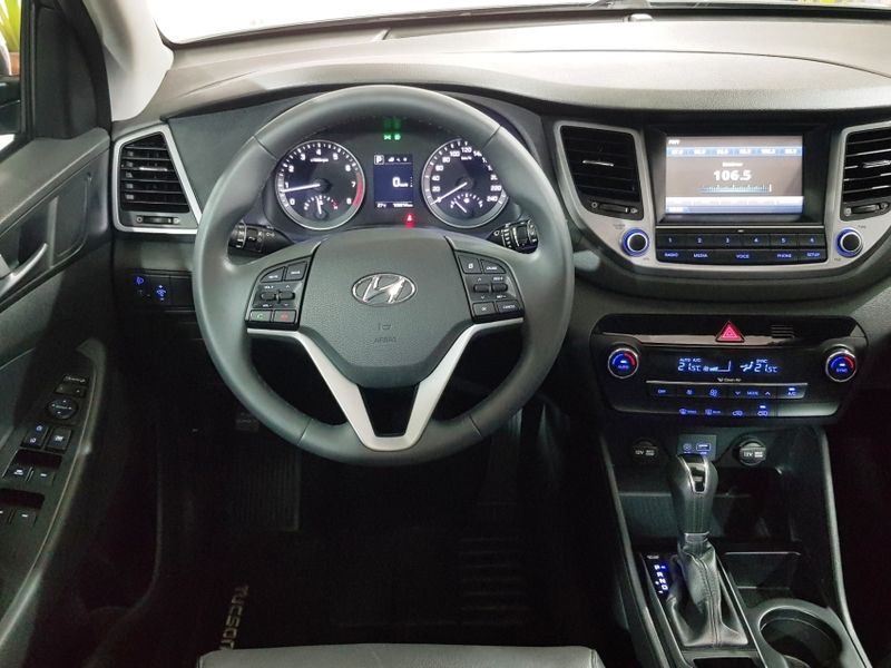 Hyundai TUCSON 1.6 16V T-GDI GASOLINA GLS ECOSHIFT 2017/2018 ADVANT AUTOMÓVEIS CAXIAS DO SUL / Carros no Vale