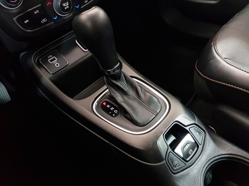 JEEP COMPASS 2.0 16V FLEX LONGITUDE AUTOMÁTICO 2017/2018 ADVANT AUTOMÓVEIS CAXIAS DO SUL / Carros no Vale