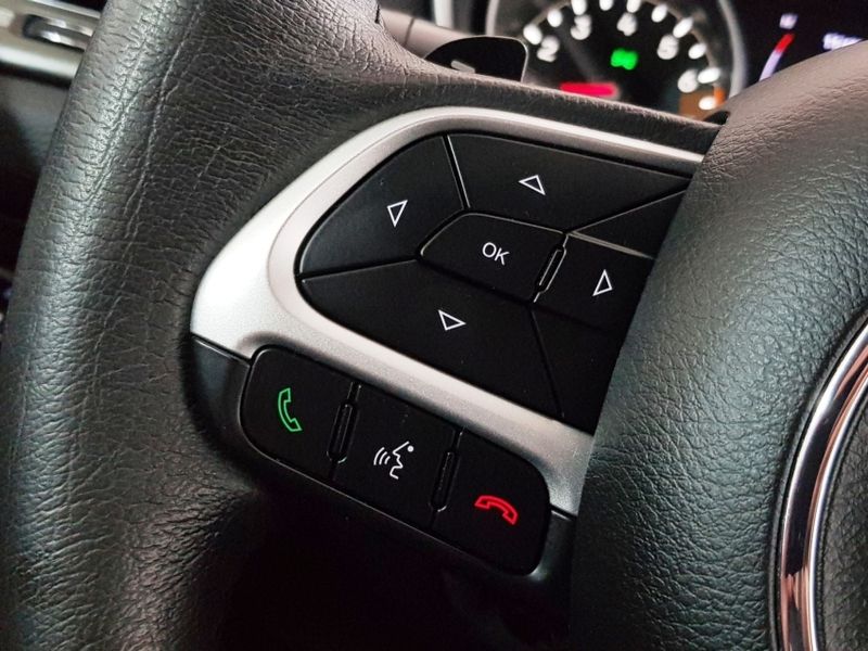 JEEP COMPASS 2.0 16V FLEX LONGITUDE AUTOMÁTICO 2017/2018 ADVANT AUTOMÓVEIS CAXIAS DO SUL / Carros no Vale