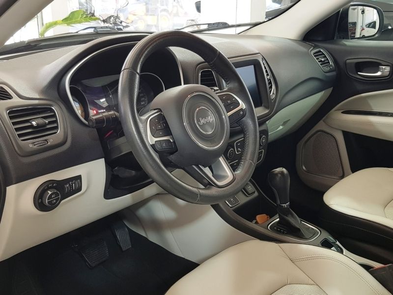 JEEP COMPASS 2.0 16V FLEX LONGITUDE AUTOMÁTICO 2018/2018 ADVANT AUTOMÓVEIS CAXIAS DO SUL / Carros no Vale