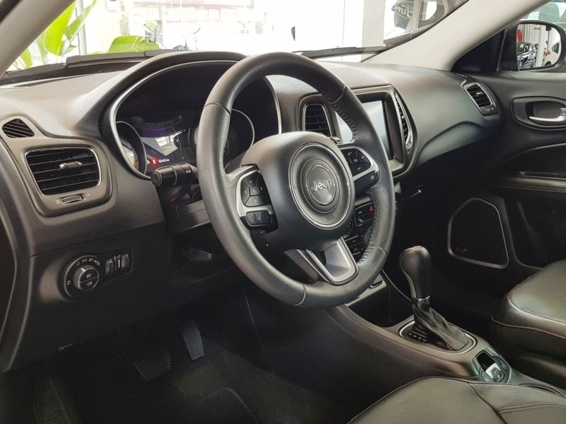 JEEP COMPASS 2.0 16V FLEX LONGITUDE AUTOMÁTICO 2017/2018 ADVANT AUTOMÓVEIS CAXIAS DO SUL / Carros no Vale