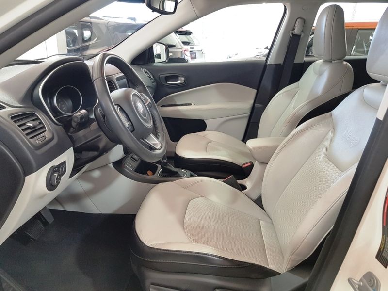 JEEP COMPASS 2.0 16V FLEX LONGITUDE AUTOMÁTICO 2018/2018 ADVANT AUTOMÓVEIS CAXIAS DO SUL / Carros no Vale