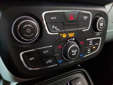 JEEP COMPASS 2.0 16V FLEX LONGITUDE AUTOMÁTICO 2018/2018 ADVANT AUTOMÓVEIS CAXIAS DO SUL / Carros no Vale