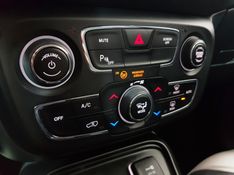 JEEP COMPASS 2.0 16V FLEX LONGITUDE AUTOMÁTICO 2017/2018 ADVANT AUTOMÓVEIS CAXIAS DO SUL / Carros no Vale