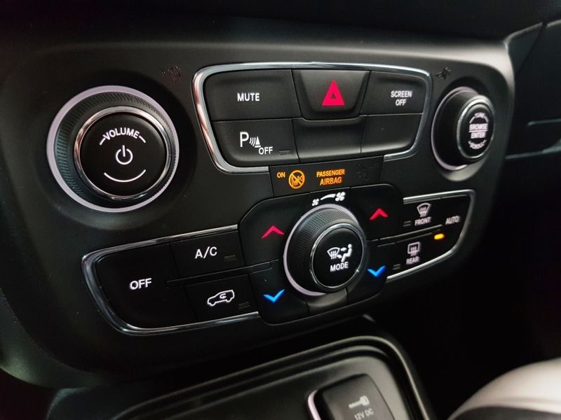 JEEP COMPASS 2.0 16V FLEX LONGITUDE AUTOMÁTICO 2017/2018 ADVANT AUTOMÓVEIS CAXIAS DO SUL / Carros no Vale