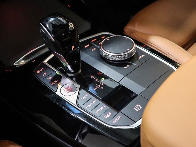 BMW X3 3.0 TWINPOWER GASOLINA M40I STEPTRONIC 2022/2023 VIA BELLA VEÍCULOS ESPECIAIS CAXIAS DO SUL / Carros no Vale
